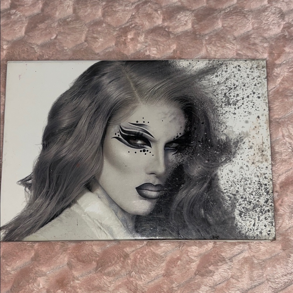 Jeffree Star Monochrome Makeup Art
